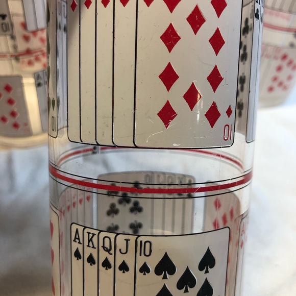 6 Plastic Playing Card Poker Cups we’ll used - Picture 3 of 14